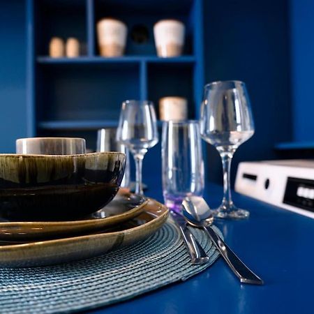 Bluexenia 1 Bedroom Retro Luxury Афины Экстерьер фото