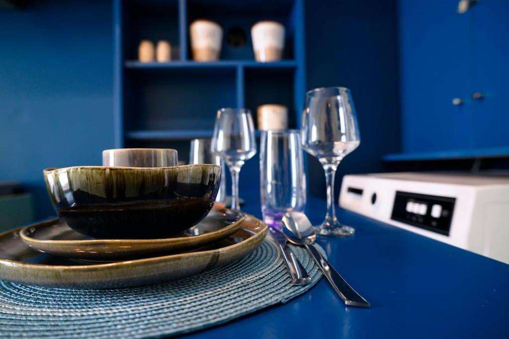 Bluexenia 1 Bedroom Retro Luxury Афины Экстерьер фото