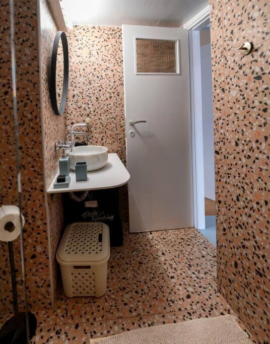 Bluexenia 1 Bedroom Retro Luxury Афины Экстерьер фото
