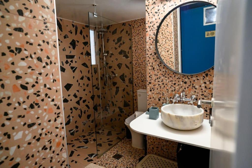 Bluexenia 1 Bedroom Retro Luxury Афины Экстерьер фото