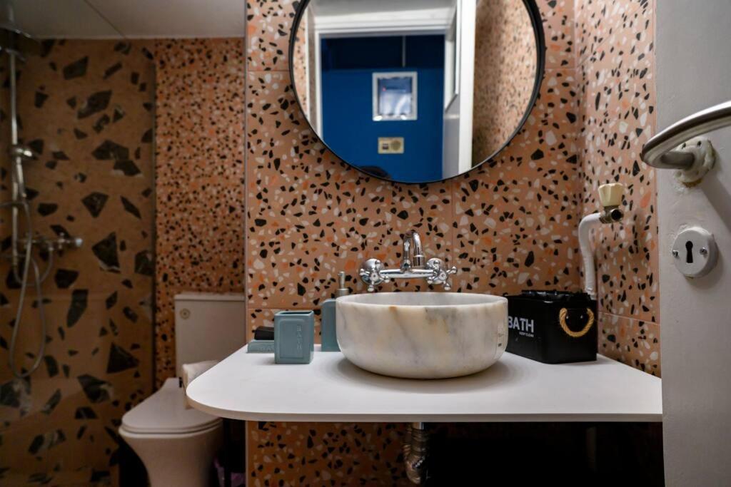 Bluexenia 1 Bedroom Retro Luxury Афины Экстерьер фото
